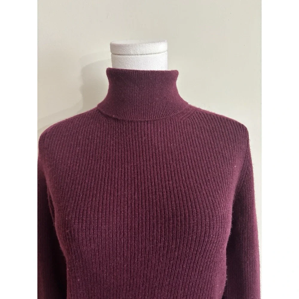 Minimalist Chic Quiet Luxury 100% Cashmere Knit Sweater Turtleneck Maroon Small - Picture 2 of 7